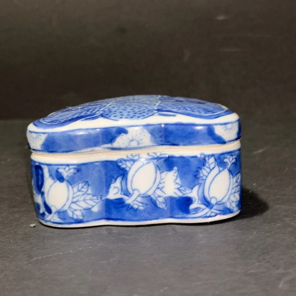 Unbranded blue white